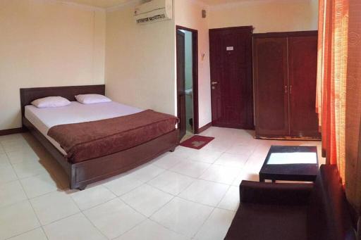 Spacious Room with View at Hotel Aroma Inn - Housity