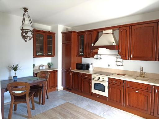 Apartament Kwiatowy klimatyzowany - Housity