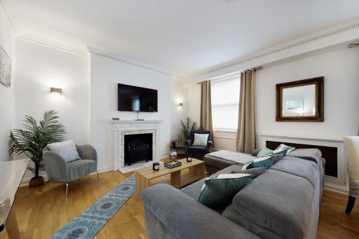 Stay in bond street - Housity