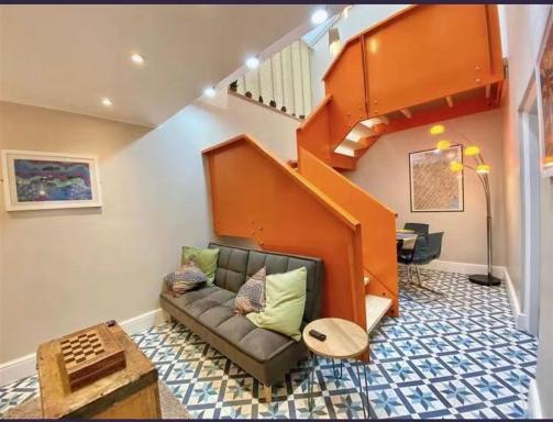 Plymouth Hoe - Stunning 2 Bedroom Lower Ground Floor Apartment - Housity