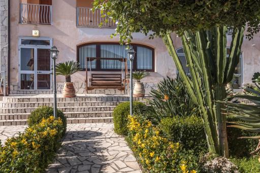 House&Villas - Villa Patrizia - Vittorio Apartment - Housity