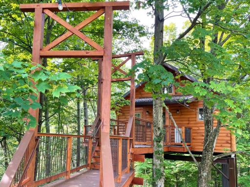 Treehouse #8 by Amish Country Lodging - Housity
