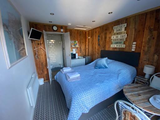 Pinecones Cosy B&B - Housity