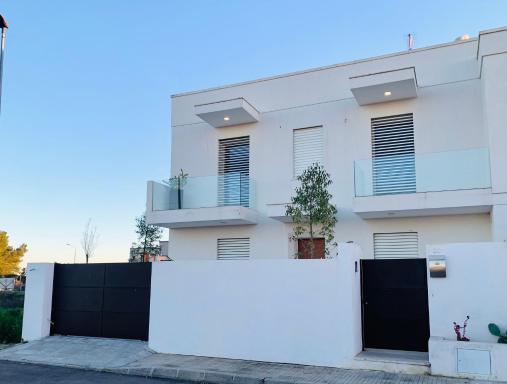 Tramontana House - Housity