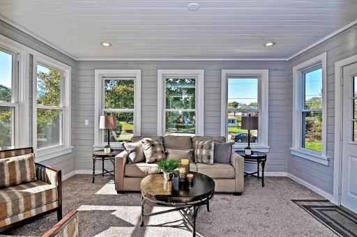 Charming Cottage Historic Falmouth Cape Cod Near Beach and Downtown 2BR 1Bath Deck - Housity