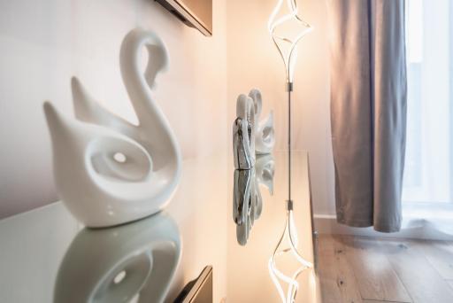 Royal White Swan ,1 bed apartament in Southampton Ocean Village - Housity