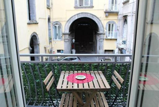 (Room in Naples) Residenza Beccadelli - Housity