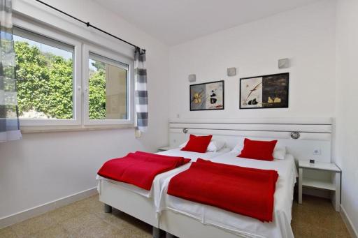 Nice Beach Apartments in Stobrec - Housity