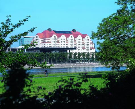 Maritim Hotel Dresden - Housity