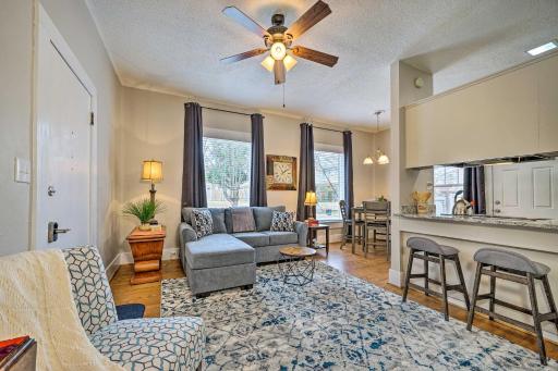 Texarkana Pet-Friendly Pad with Fenced Backyard - Housity