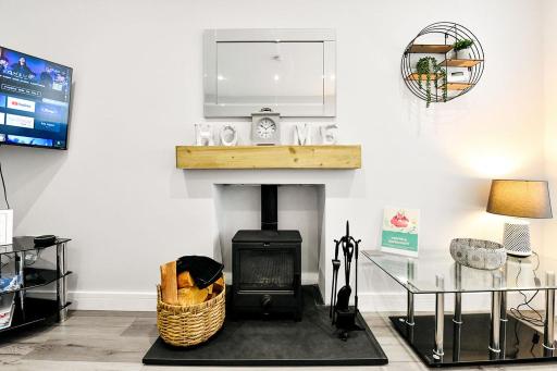 Just Stay Wales - The Teify, Deluxe Bungalow - Housity