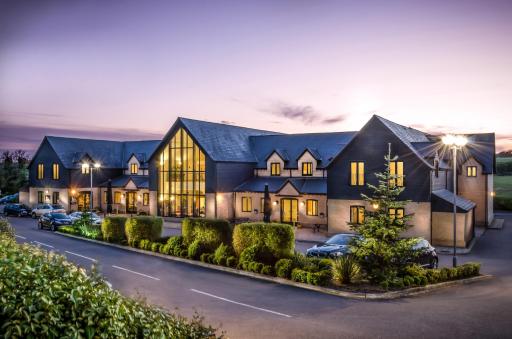The Sharnbrook Hotel - Housity