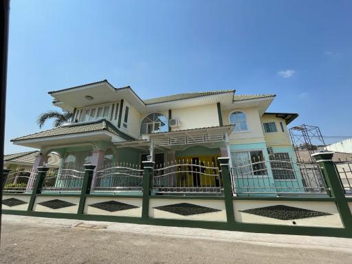 minimal house phichit - Housity