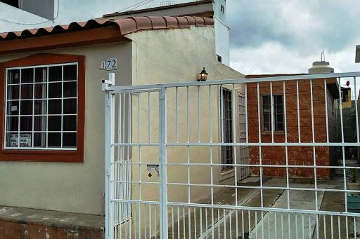 Simple house for vacations or weekends one mounth - Housity