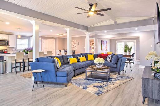 Vibrant Terrytown Home with Yard about 6 Mi to NOLA - Housity