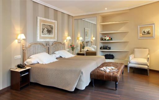 Hotel Imperial - Housity