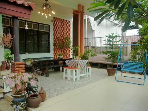 28 Rachabutr Hostel - Housity