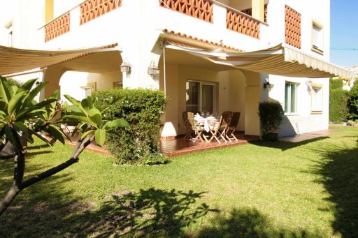 Jardín Privado y Piscina en la Playa - Housity