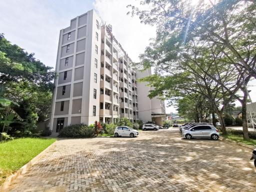 Comfort Room at AWS Apartment by Jeeva - Housity