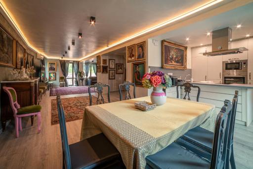 The Gallery Guest House - Garden and Garage - Housity