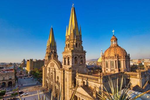 Céntrico y estiloso apartamento con Alberca, AC, Seguridad, Aparcamiento y Gym - Housity