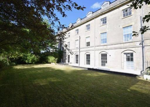 NiCheGetaway - Housity