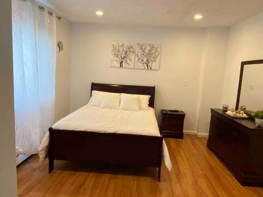 Gorgeous 6 bedroom 3 bath home in Freeport - Housity