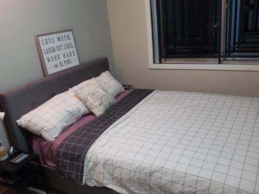 Ideal1Bedroom apartment in Central Freetown with Kitchen, WIFI, TV, & AC - Housity