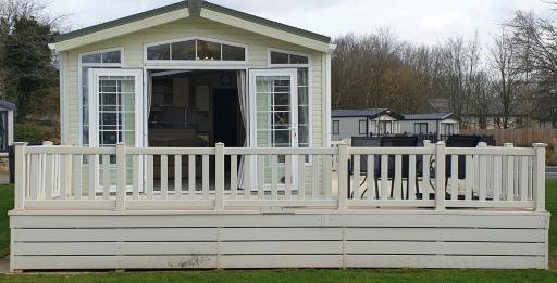Caravan in the Cotswolds - Housity