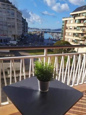 Apartamento en el centro de Laredo Menendez Pelayo 17 - Housity