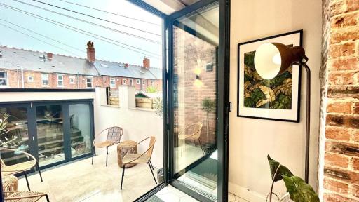 Sea Retreats, Whitley Bay, Sleeps 8 - Housity