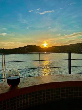 El Nido Casa 4 - Paradise on the Bay - Housity