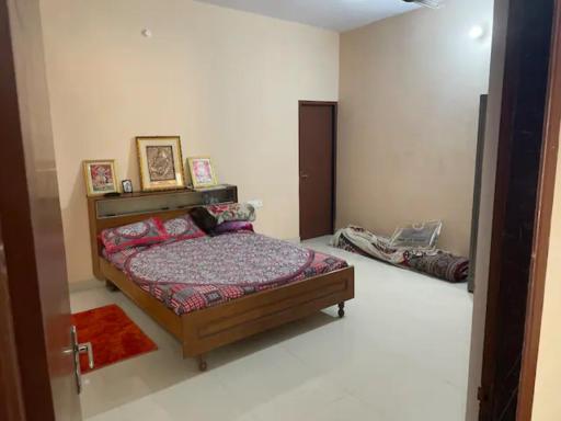 Cheerful 2bhk house - Housity