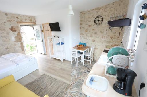 Ravi Boutique Home - 1 minute walk from beach - Housity