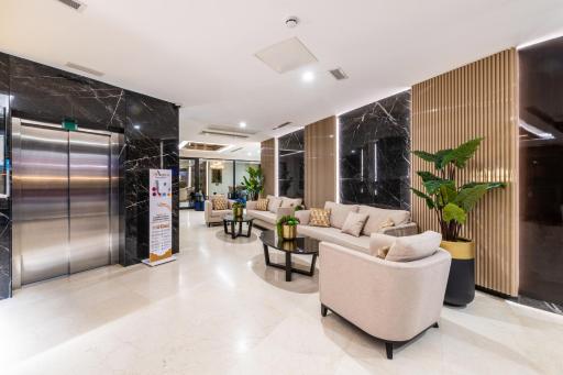Aprilis Deluxe Hotel - Housity