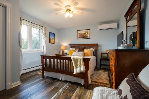 Baker Shore Bed and Breakfast - Housity