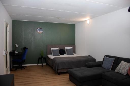 Entire Apartment Malmö 2 Bedrooms-Tv Lounge-Balcony - Housity