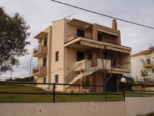 Vacation family house with garden - Housity