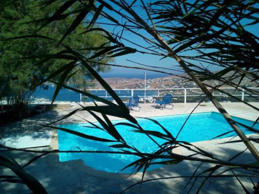 Semi-detached house on the heights of Parikia - Exceptional view of the Cyclades - Housity