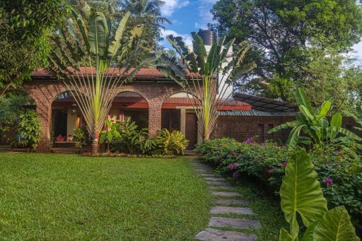 SaffronStays Ambe Moha, Karjat - Housity