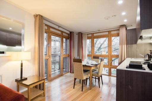 PREMIER SUITES Bristol Cabot - Housity