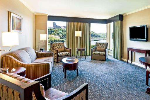 Wyndham Grand Pittsburgh - Housity
