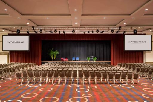 Wyndham Grand Pittsburgh - Housity