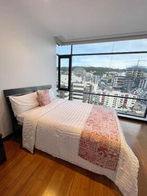 Departamento de Lujo La Carolina - Quicentro Shopping - Housity