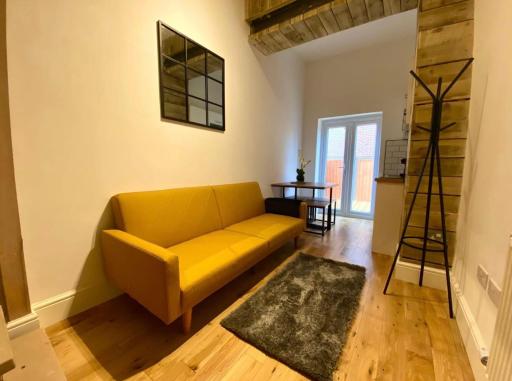 Flat 8, 10 St Johns - Housity