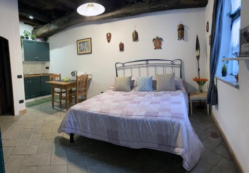 La Casa nei Vicoli: in Centro a Due Passi dal Lago - Housity