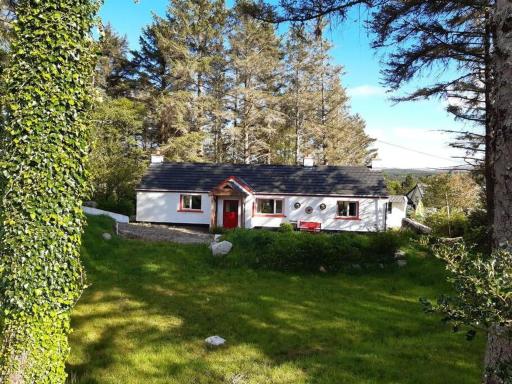 Back2Roots - Beautifully Restored Cottage, Doochary - Housity