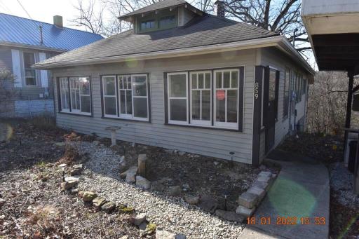 Bungalow in Bloom - Housity
