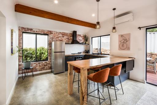 Alley Cats - Housity