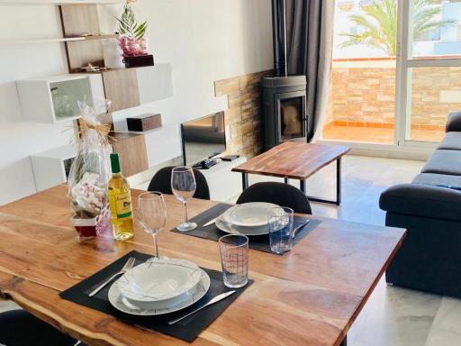Encantador ático con chimenea y piscina en Almería - Housity